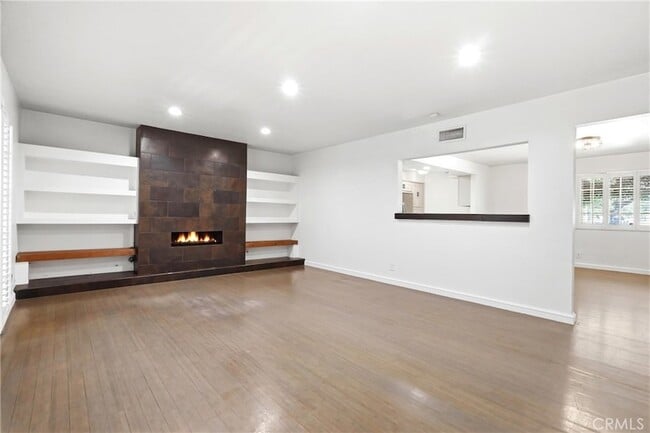 Building Photo - 524 E Ghent St