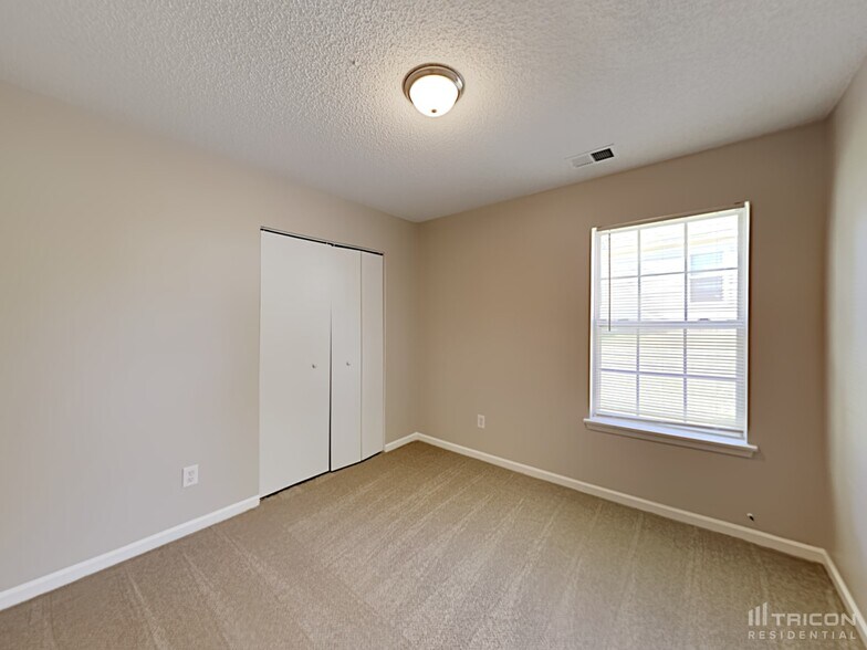 Building Photo - 10639 Greatford Ct