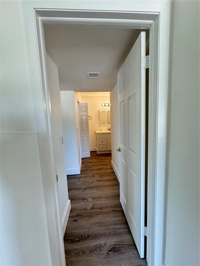 Building Photo - 16215 Saddle Club Rd