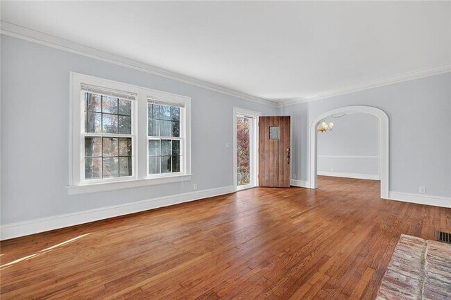 Building Photo - 444 Burlington Rd NE