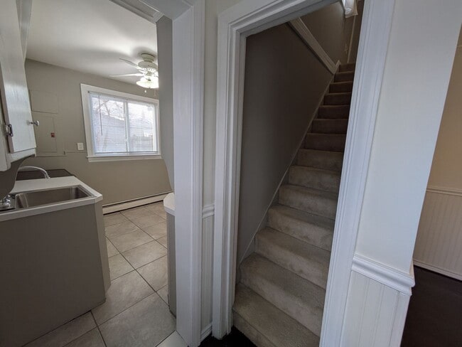 Building Photo - Charming Bungalow in Amazing Location