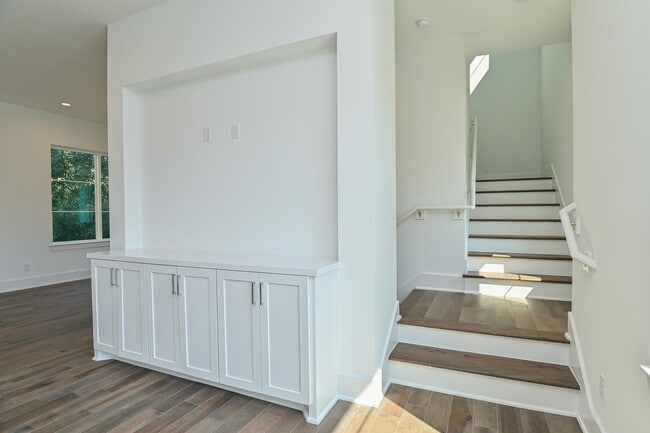 Building Photo - 4317 Koehler St