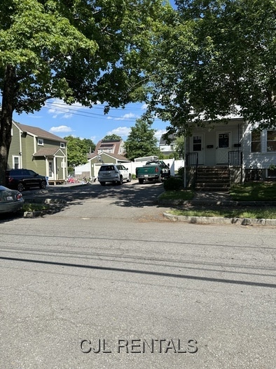 Building Photo - 25 Charlotte Rd