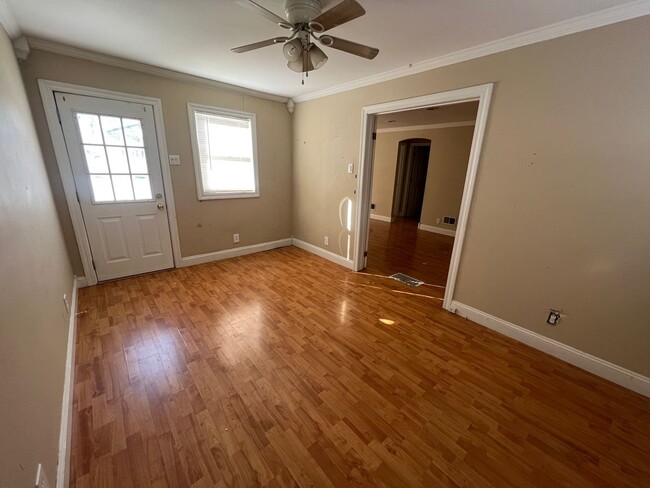 Building Photo - Ranch home in Mehlville School District.