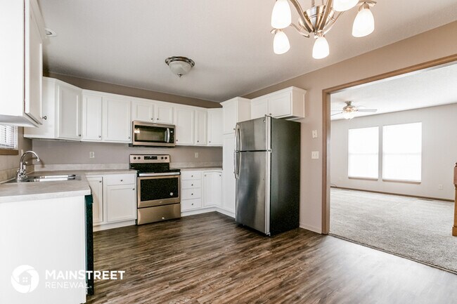 Building Photo - Welcome Home!