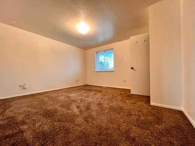 Building Photo - 200 N Stierman Way