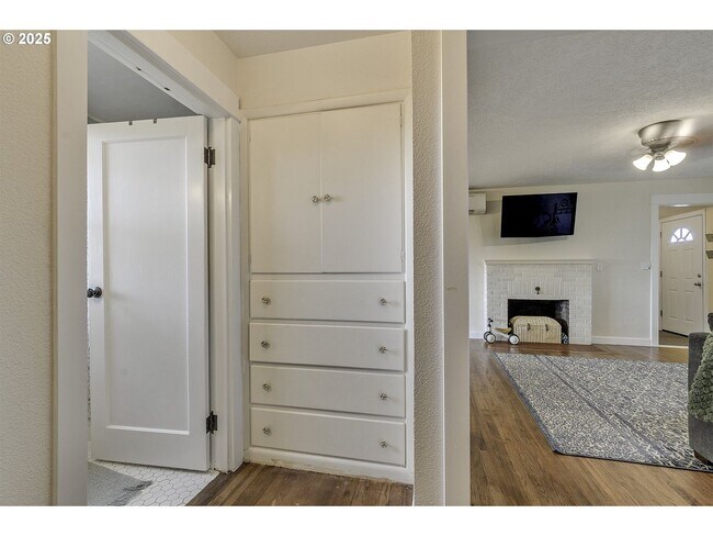 Building Photo - Verboort Country Retreat Front/Back Yards, Barn/shop with upper level, and Extra Storage!