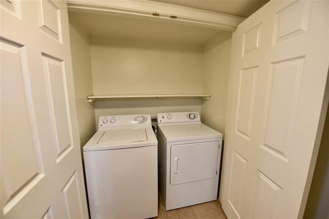 Building Photo - 113 Rhonda Dr