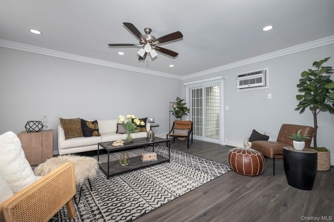 Building Photo - 344 Cassa Loop