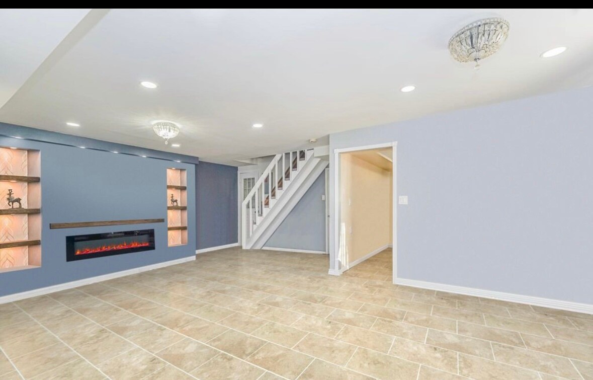 Building Photo - 31 Greentree Ln
