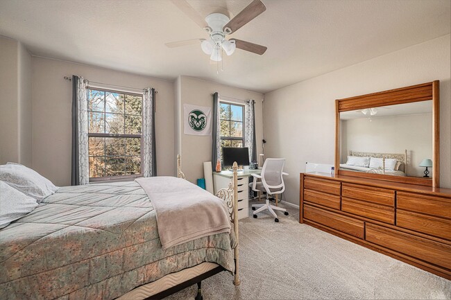 Building Photo - 3 Bed | 3.5 Bath | Modern & Spacious Townhome