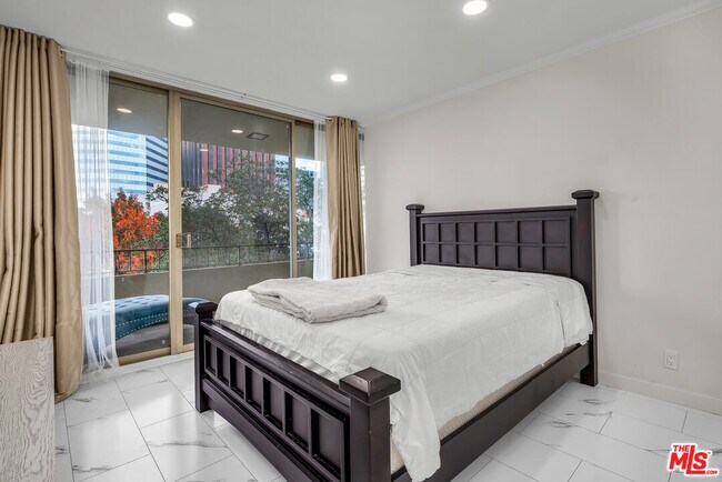 Building Photo - 1300 Midvale Ave