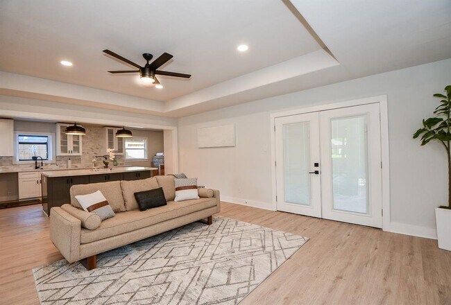 Building Photo - 4302 McDermed Dr