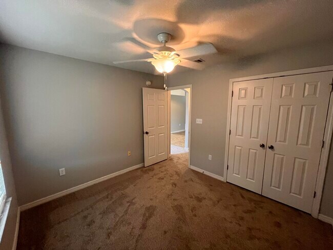 Building Photo - 305 Seclusion Blvd