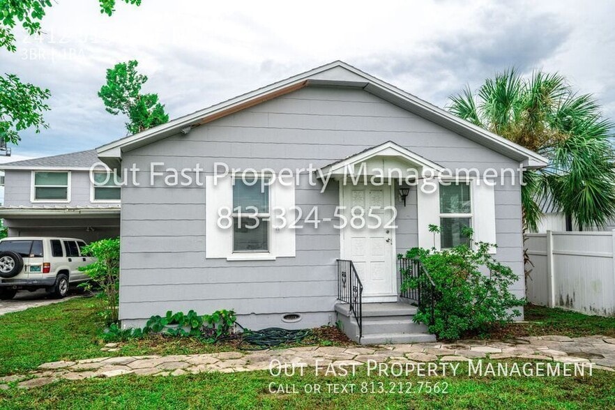 Building Photo - 2412 51st Ave N