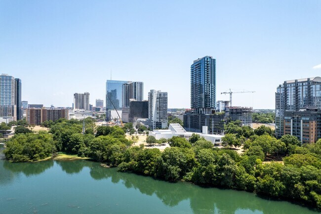 Building Photo - DOWNTOWN AUSTIN CONDO ON RAINEY STREET!! 1 BEDROOM 1 BATH - FULLY FURNISHED
