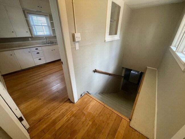 Building Photo - Beautiful 3 Bedroom Home