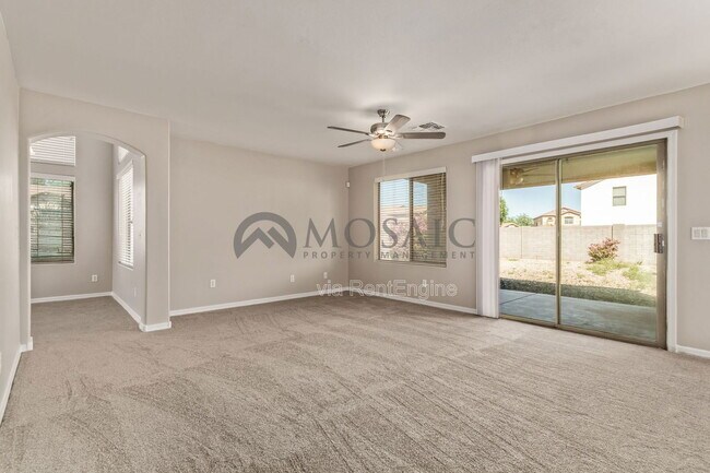 Building Photo - 2242 W Green Tree Dr
