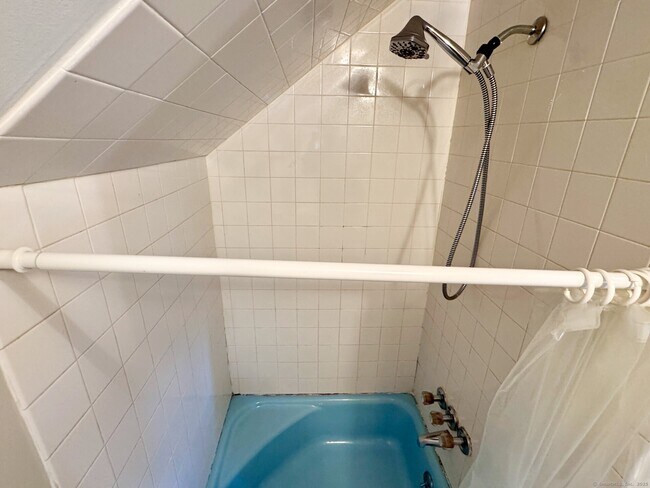 Building Photo - 28 French St