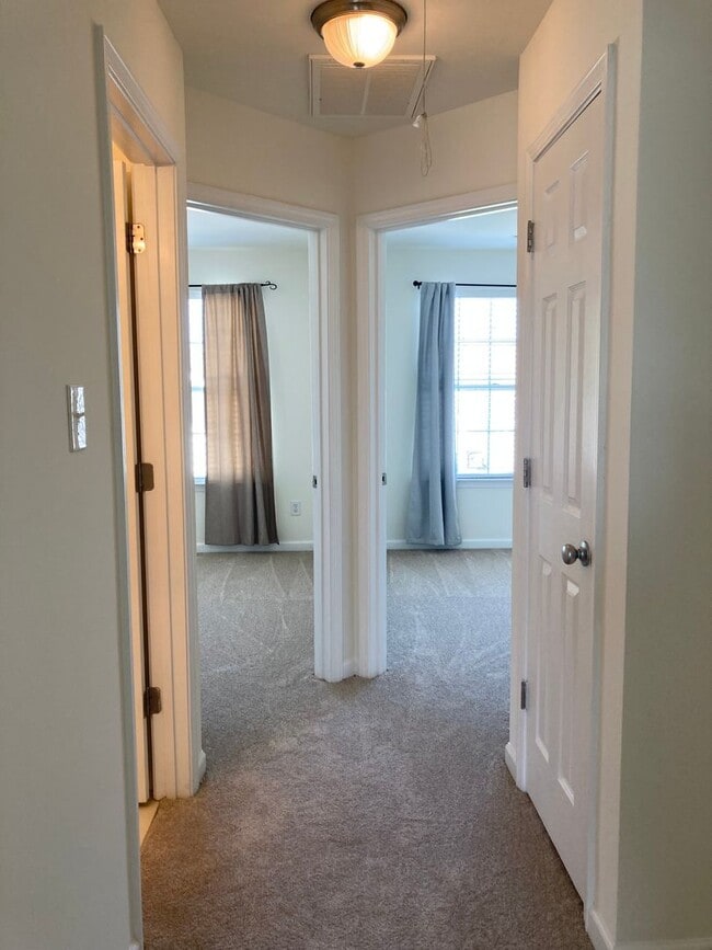 Building Photo - 1172 Drummond Ln