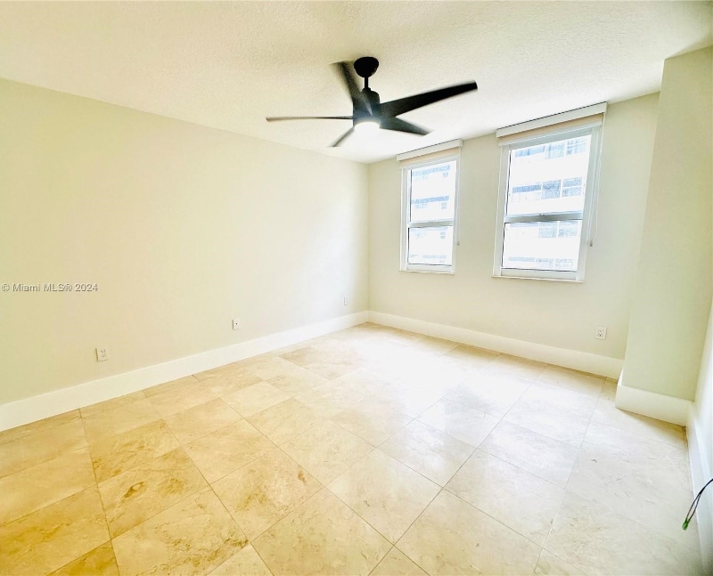Building Photo - 2017 S Ocean Dr