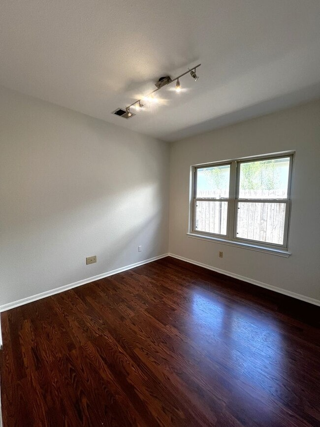 Building Photo - Wonderful 3-bedroom Home in Harris Branch