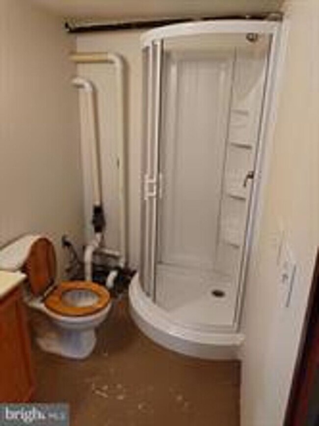 Building Photo - 3 BR Country Home