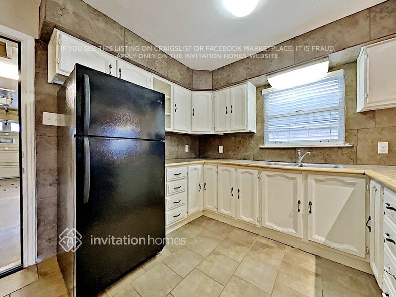 Building Photo - 10818 Highpoint Ln