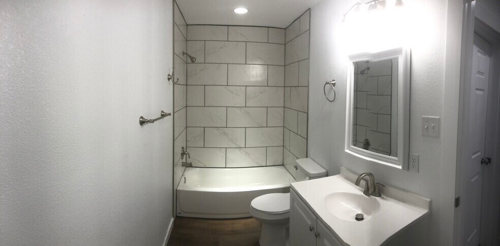 Second Bathroom - 106 Matthews St