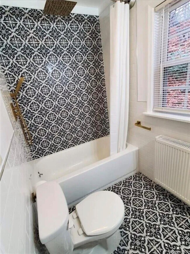 Building Photo - 32 Cherry St