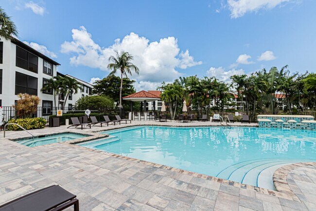 Building Photo - Ground-Level Comfort in North Naples – 2BR Condo in Fairway Preserve at Olde Cypress