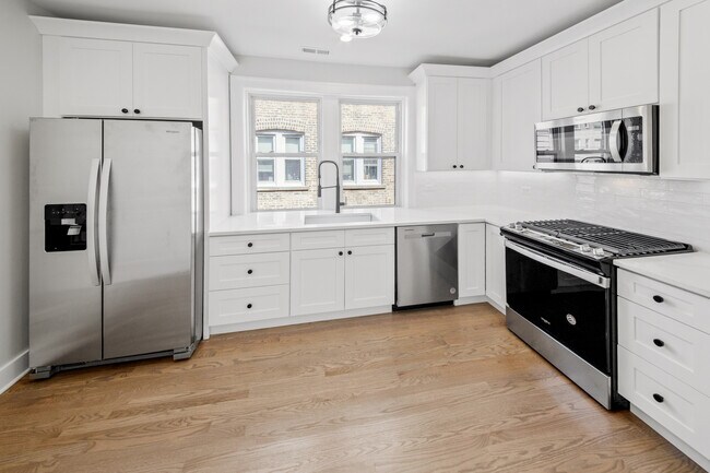 Building Photo - 4834 N Springfield Ave