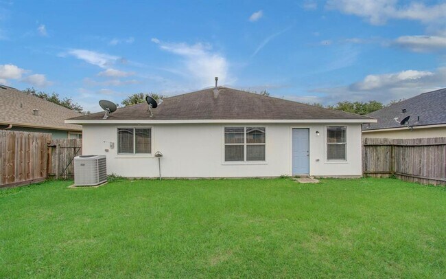 Building Photo - 2650 Daryns Landing Dr