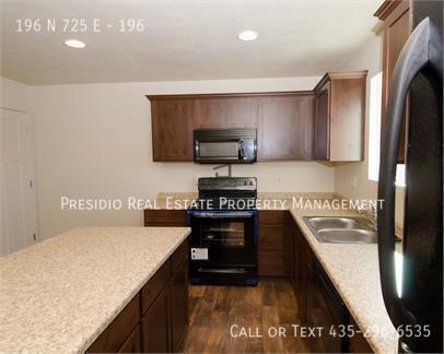 Building Photo - 196 N 725 E