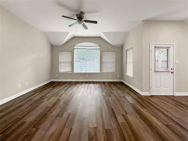 Building Photo - 545 Edgeview Dr