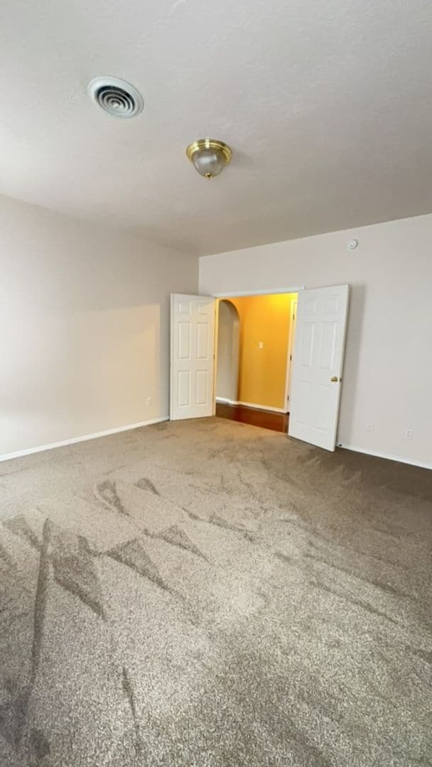 Building Photo - Beautiful 3 Bedroom Home 87402
