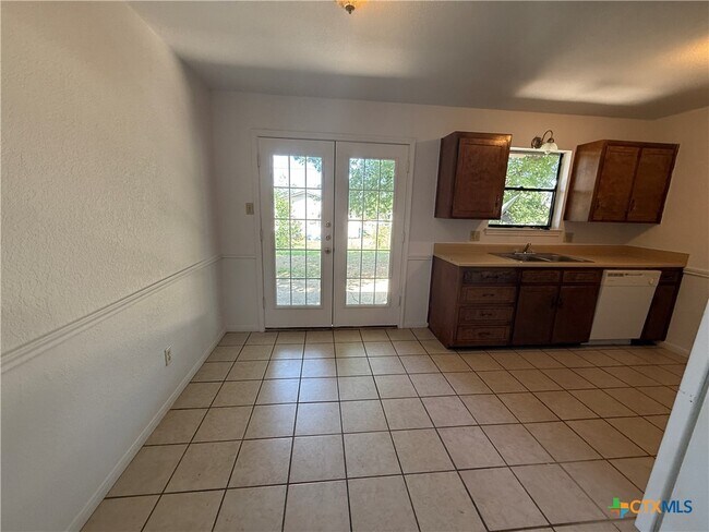 Building Photo - 205 Jason Dr