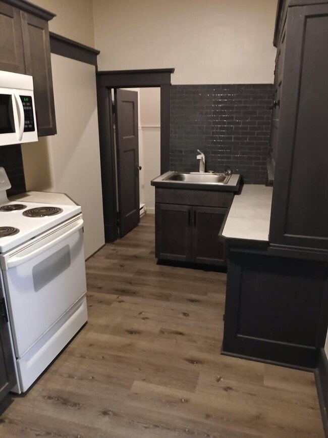 Building Photo - 1818 4th St