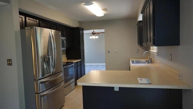 Building Photo - 2213 Silver Leaf Ct