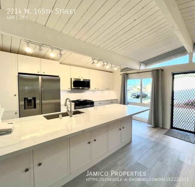 Building Photo - 2214 W 165th St