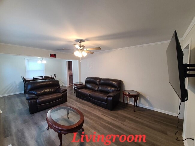 Building Photo - 1914 Dobbins Ave