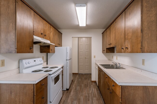 Fargo, ND Windsor Apartments | Kitchen - Windsor