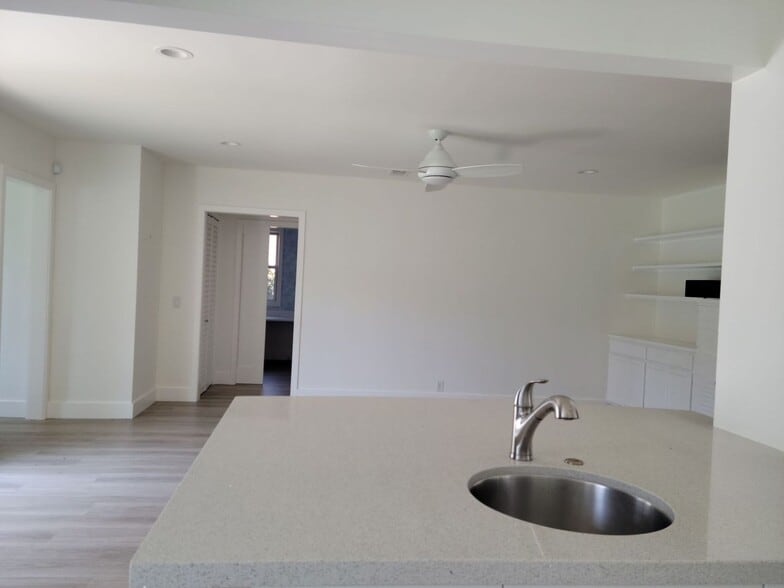 Building Photo - Stunning Remodeled 4 Bedroom House with Large Front Yard, Garage, Pool & Spa in Studio City!