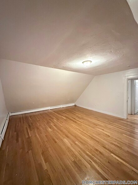 Building Photo - 66 Millet St