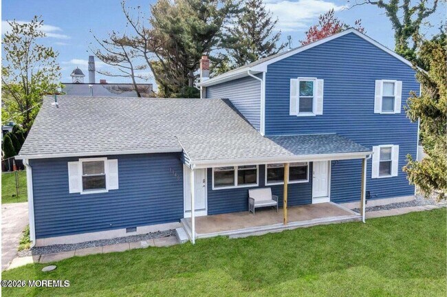 Building Photo - 1143-1145-1145 Roe Ave