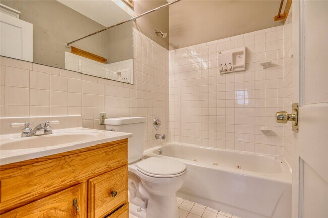 Building Photo - 217 Emerling Dr