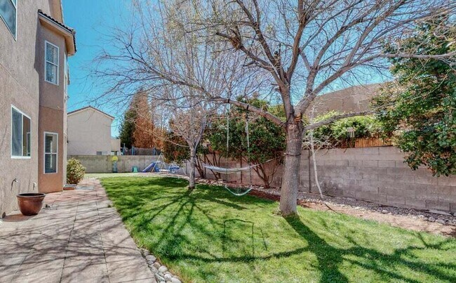 Building Photo - 8804 Vallejo Pl NE