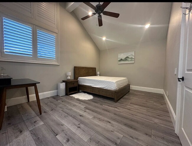 Building Photo - "Chic & Cozy 1-Bedroom Furnished Gem with ...