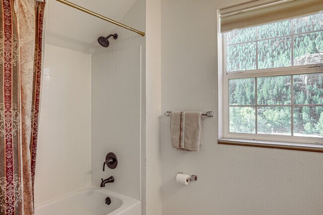 Building Photo - 2077 County Road 308-SI ID1623794P