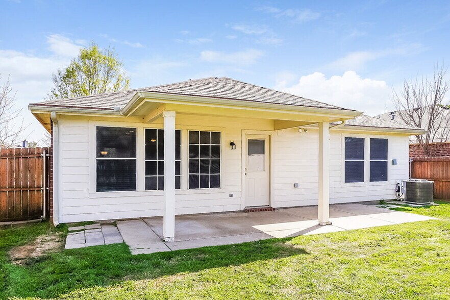 Building Photo - 8813 Sagebrush Trail